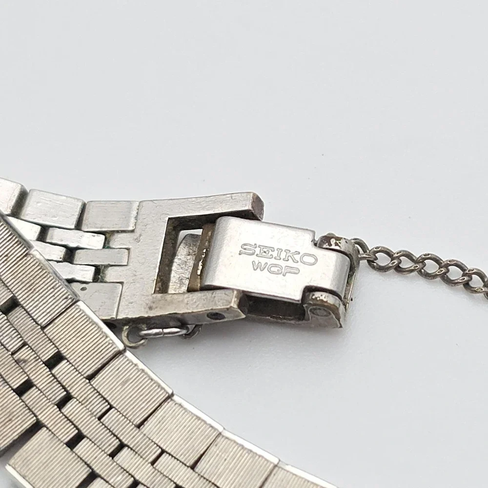 Vtg‎ SEIKO Ladies Watch 1520-3339 Manual Wind Analog Silver Tone Band Dainty